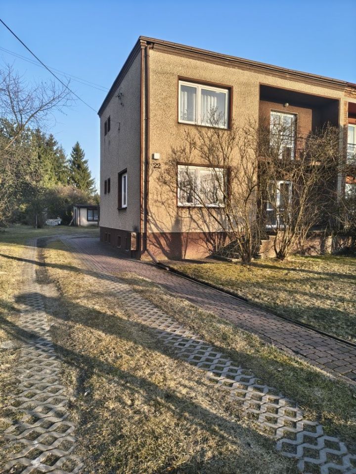 bliźniak Gomunice. Zdjęcie 2