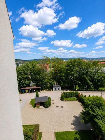 Mieszkanie 3-pokojowe Jelenia Góra Centrum, ul. 1 Maja. Zdjęcie 2