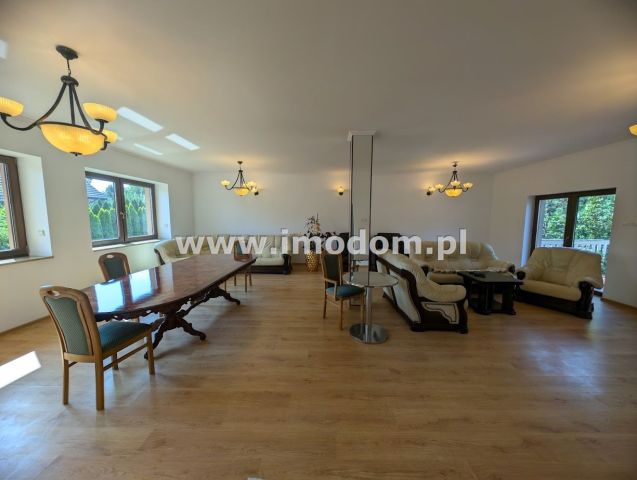 bliźniak, 6 pokoi Strzegom. Zdjęcie 16