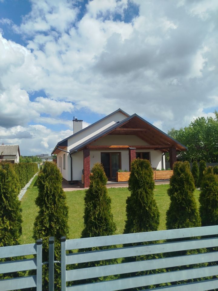 dom wolnostojący, 3 pokoje Zalesie