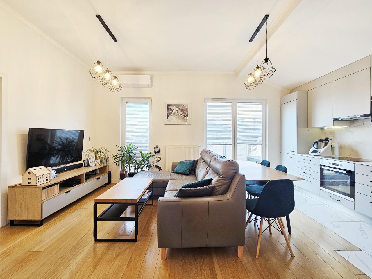 Mieszkanie 3-pokojowe Warszawa Zacisze, ul. Teofila Piecyka. Zdjęcie 2