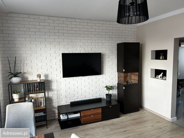 Mieszkanie 3-pokojowe Ostrowiec Świętokrzyski, os. Ogrody. Zdjęcie 1