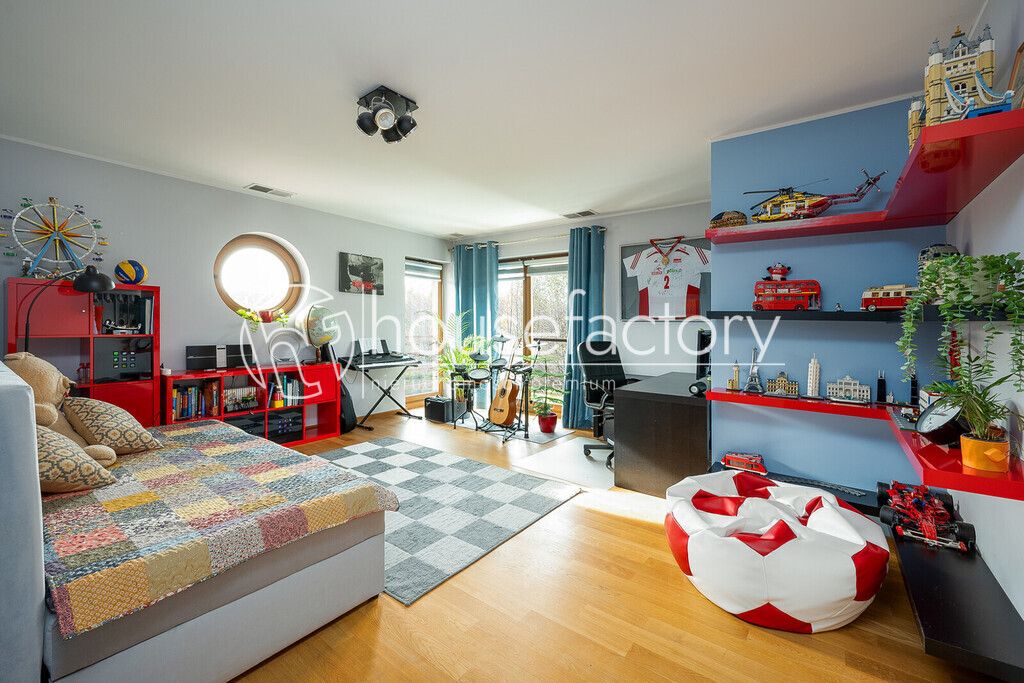 dom wolnostojący, 5 pokoi Zgierz. Zdjęcie 12