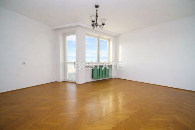 Mieszkanie 3-pokojowe Tarnów Piaskówka, ul. Tadeusza Romanowicza. Zdjęcie 1