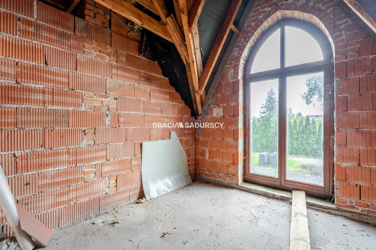 dom wolnostojący, 7 pokoi Śledziejowice. Zdjęcie 16