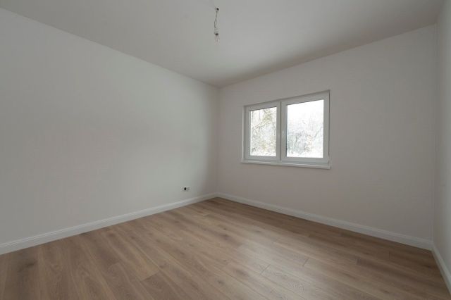 dom wolnostojący, 4 pokoje Lutomiersk. Zdjęcie 5