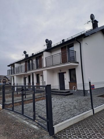 dom szeregowy, 3 pokoje Tarnów Gumniska, ul. dr. Juraszka. Zdjęcie 1