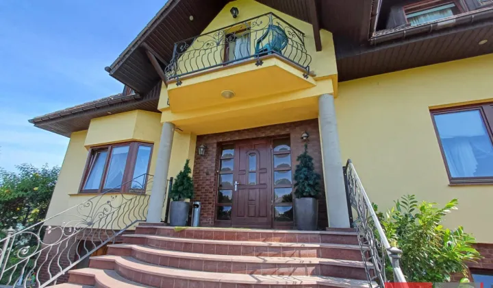 dom wolnostojący, 9 pokoi Gądów, ul. Czereśniowa