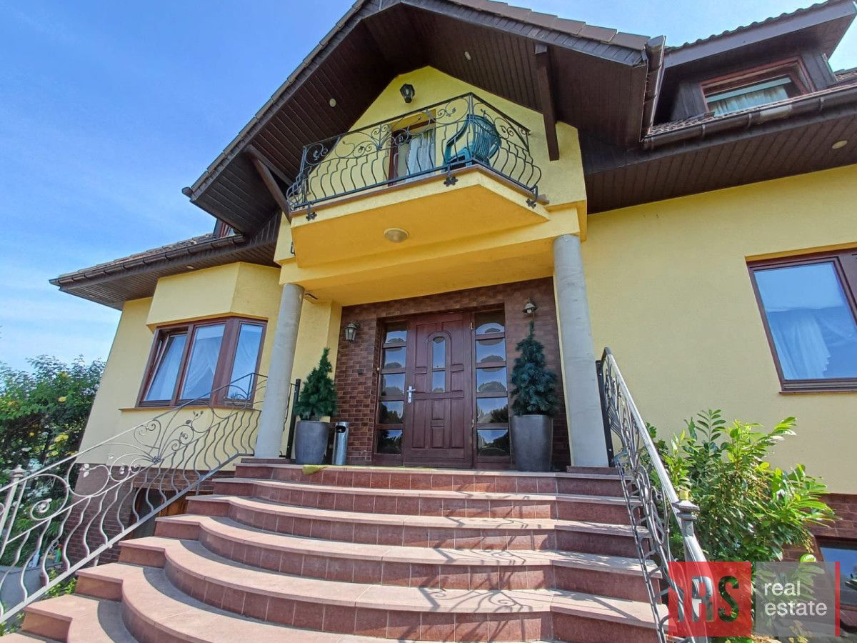 dom wolnostojący, 9 pokoi Gądów, ul. Czereśniowa