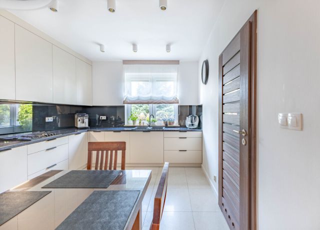 dom wolnostojący, 5 pokoi Rusiec. Zdjęcie 7