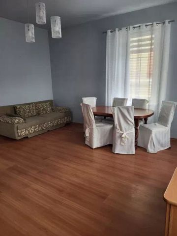 Mieszkanie 3-pokojowe Jelenia Góra Cieplice Śląskie-Zdrój. Zdjęcie 2