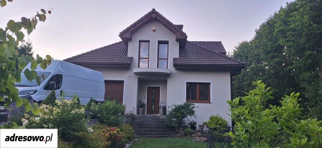 dom wolnostojący, 6 pokoi Karniowice. Zdjęcie 1