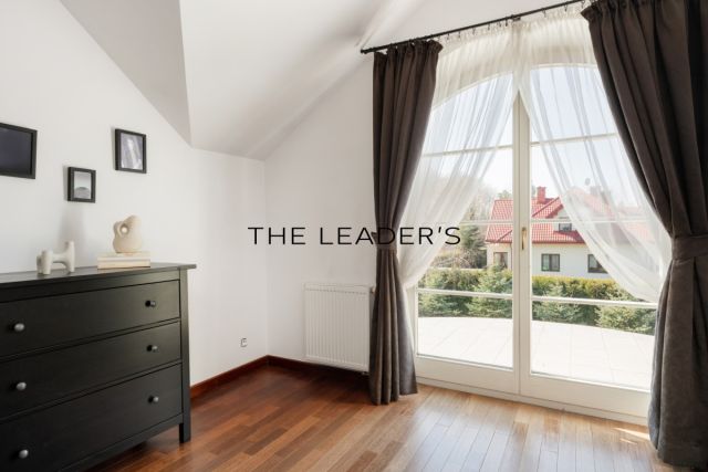 dom wolnostojący, 8 pokoi Zalesie Górne. Zdjęcie 16