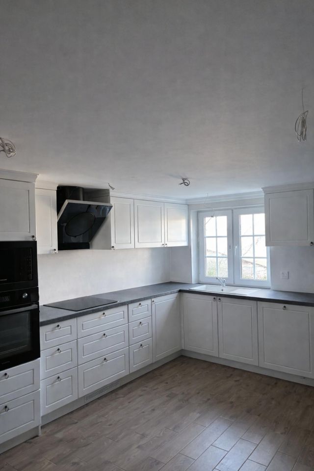 dom wolnostojący, 6 pokoi Czerwonki. Zdjęcie 4