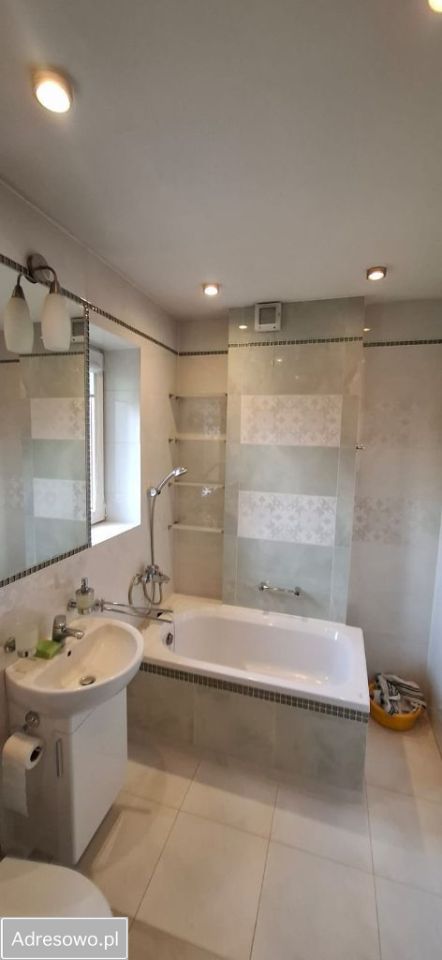 dom wolnostojący, 9 pokoi Łodygowice, ul. Jarzębinowa. Zdjęcie 2