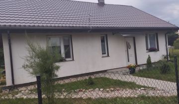 dom wolnostojący, 4 pokoje Piecki, pl. 1 Maja