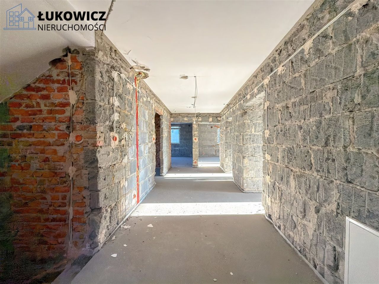 dom wolnostojący, 15 pokoi Jeleśnia. Zdjęcie 19