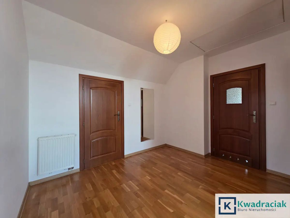 dom wolnostojący, 6 pokoi Moderówka. Zdjęcie 13