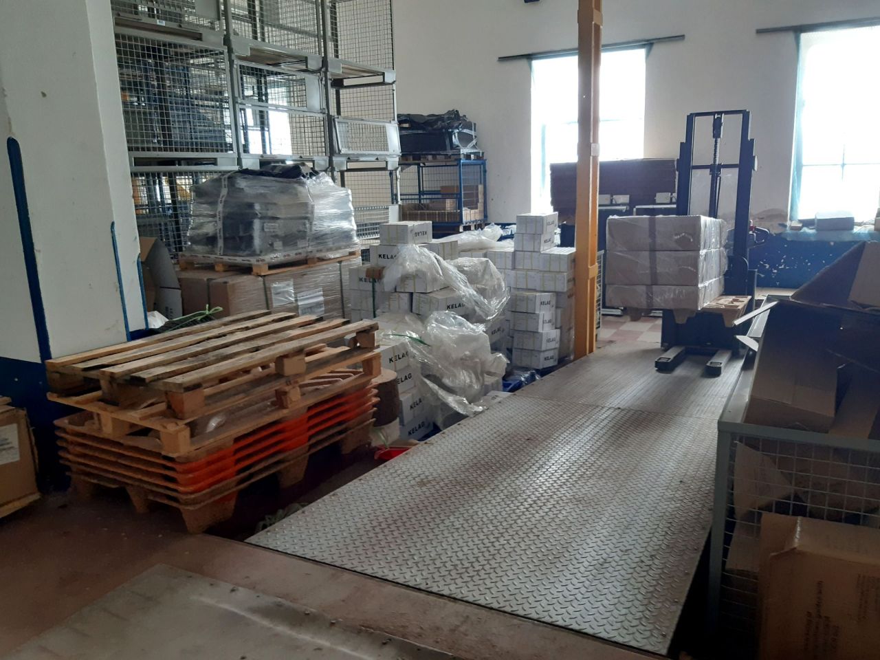 Hala/magazyn Rusko. Zdjęcie 5