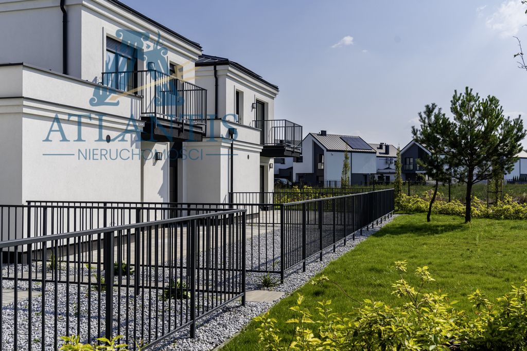 dom szeregowy, 5 pokoi Niemcz. Zdjęcie 3