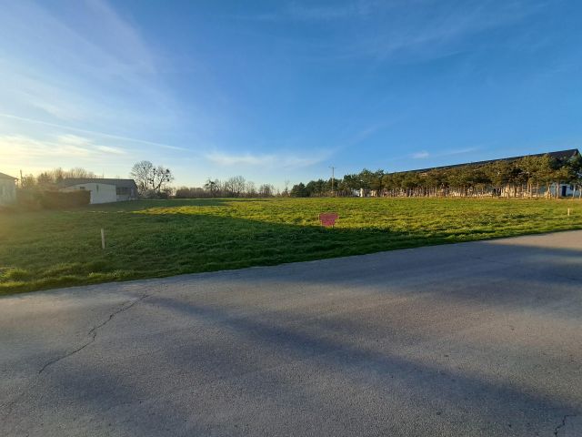 Działka budowlana Oleśniki. Zdjęcie 1