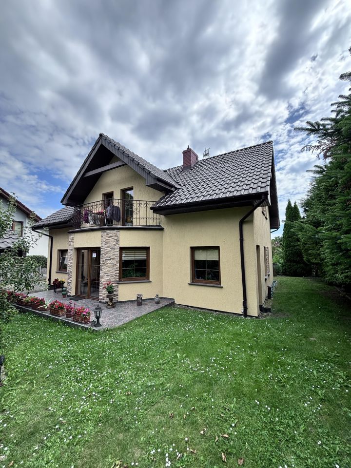dom wolnostojący, 4 pokoje Łobez, ul. Szymanowskiego. Zdjęcie 2