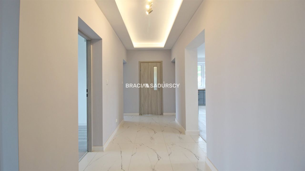 Mieszkanie 4-pokojowe Oleśnica. Zdjęcie 5