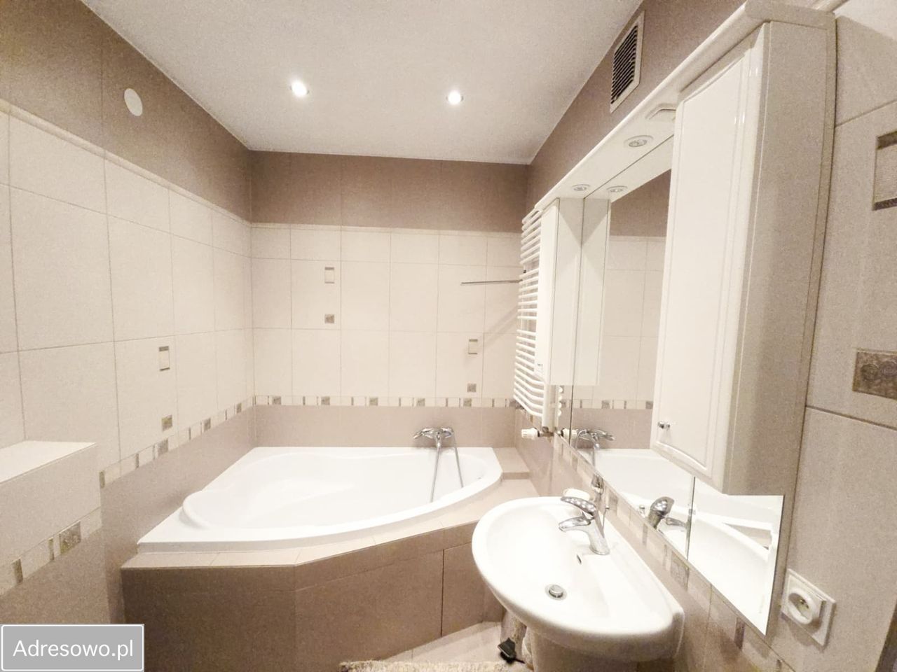 dom wolnostojący, 10 pokoi Mielec, ul. Jana Haładeja. Zdjęcie 16