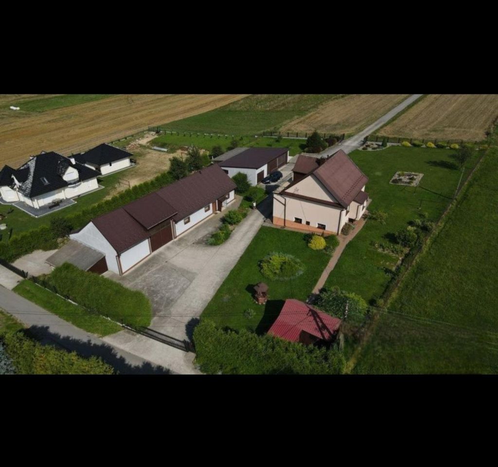 dom wolnostojący, 7 pokoi Chronów. Zdjęcie 2