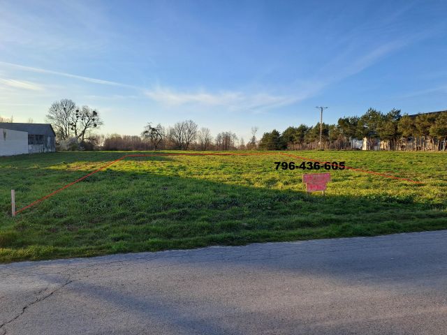 Działka budowlana Oleśniki. Zdjęcie 1