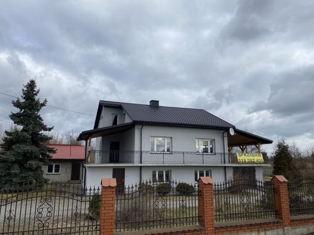 dom wolnostojący, 5 pokoi Ostrowiec Świętokrzyski, ul. Zygmuntówka. Zdjęcie 1