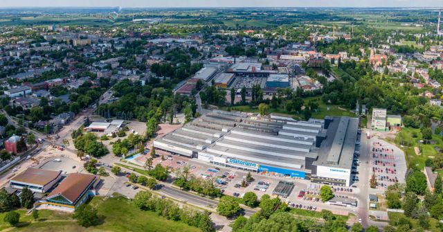 Hala/magazyn Pabianice, ul. gen. Stefana "Grota" Roweckiego. Zdjęcie 1