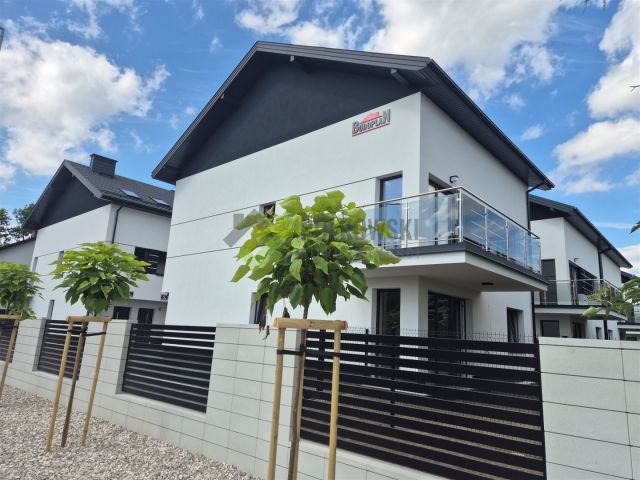 Mieszkanie 4-pokojowe Radzymin, ul. Juliusza Słowackiego. Zdjęcie 1