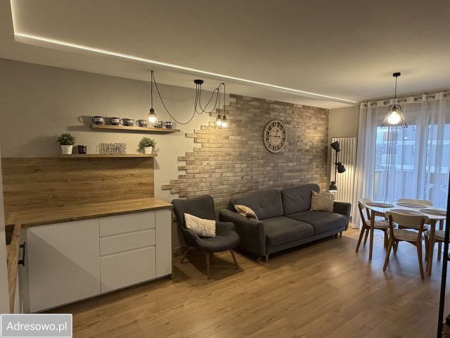 Mieszkanie 3-pokojowe Kraków Piaski Wielkie, ul. Adama Bochenka. Zdjęcie 1