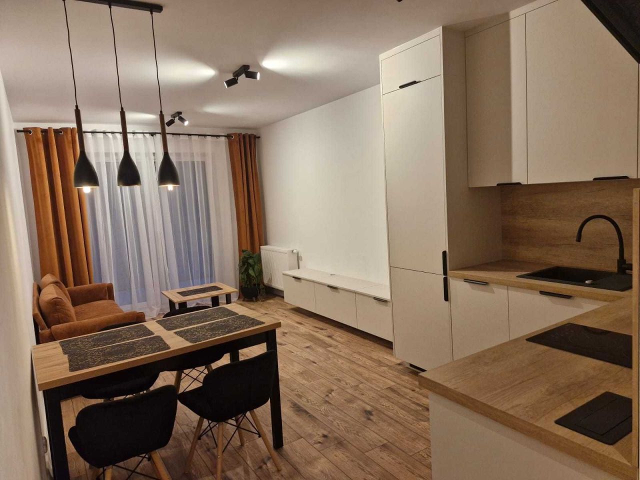 Mieszkanie 3-pokojowe Wrocław Stare Miasto. Zdjęcie 2