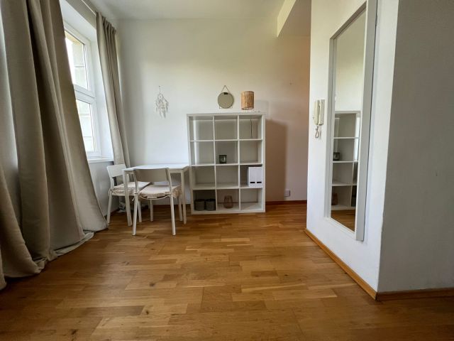 Mieszkanie 1-pokojowe Kraków Piasek, al. Adama Mickiewicza. Zdjęcie 3