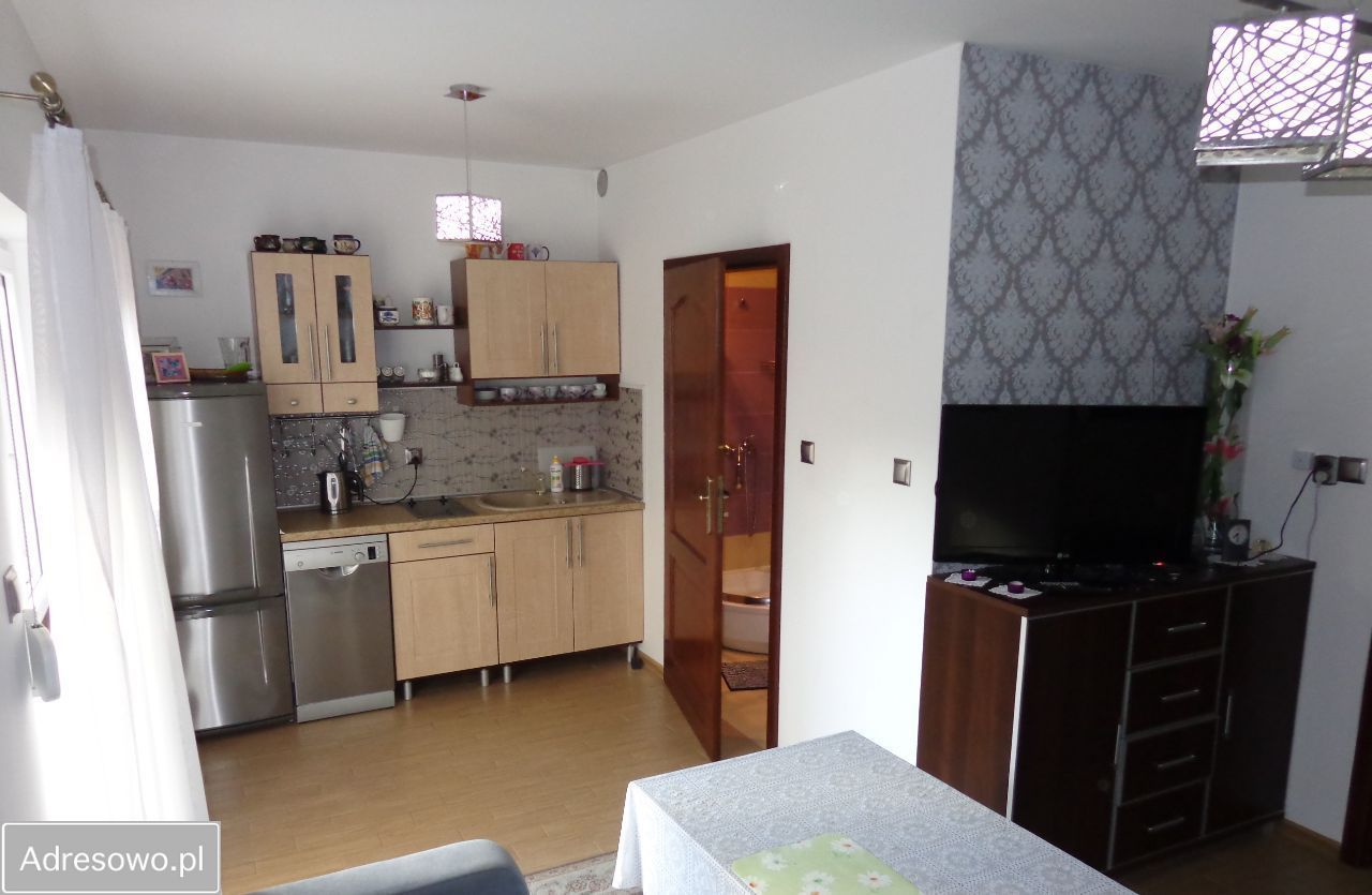 bliźniak, 8 pokoi Łazy. Zdjęcie 11