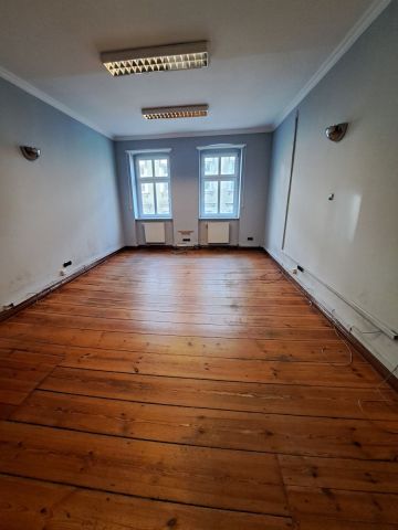 Biuro Poznań Centrum, ul. Półwiejska. Zdjęcie 1