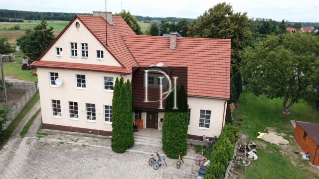 dom wolnostojący, 12 pokoi Przybiernów, ul. Bolesława Chrobrego. Zdjęcie 1