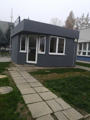 Lokal Kraków Nowa Huta, ul. Obrońców Krzyża. Zdjęcie 1