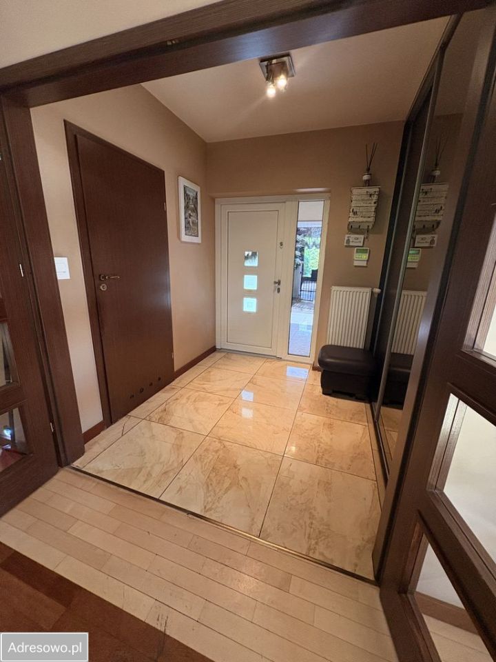 dom wolnostojący, 6 pokoi Łomianki. Zdjęcie 13