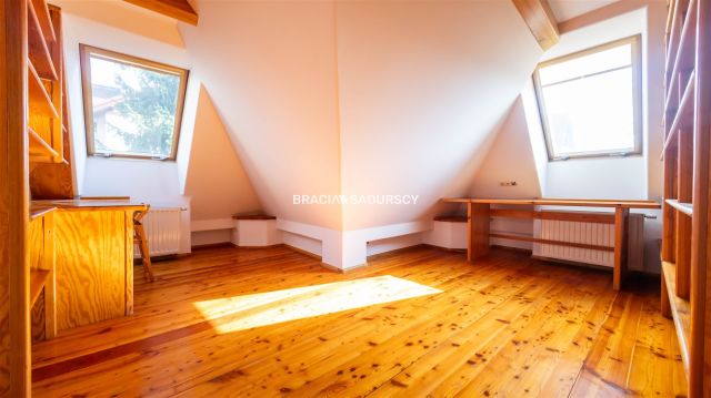 dom wolnostojący, 13 pokoi Kraków Prądnik Czerwony, ul. Pocieszka. Zdjęcie 36