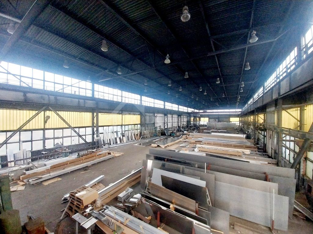 Hala/magazyn Promnik. Zdjęcie 4