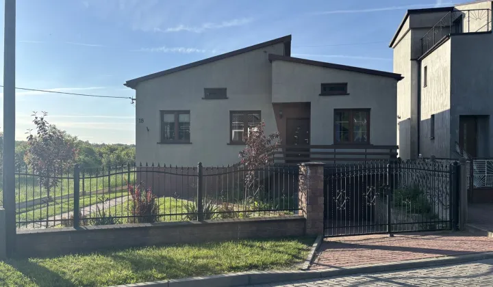 dom wolnostojący, 5 pokoi Strzyżowice