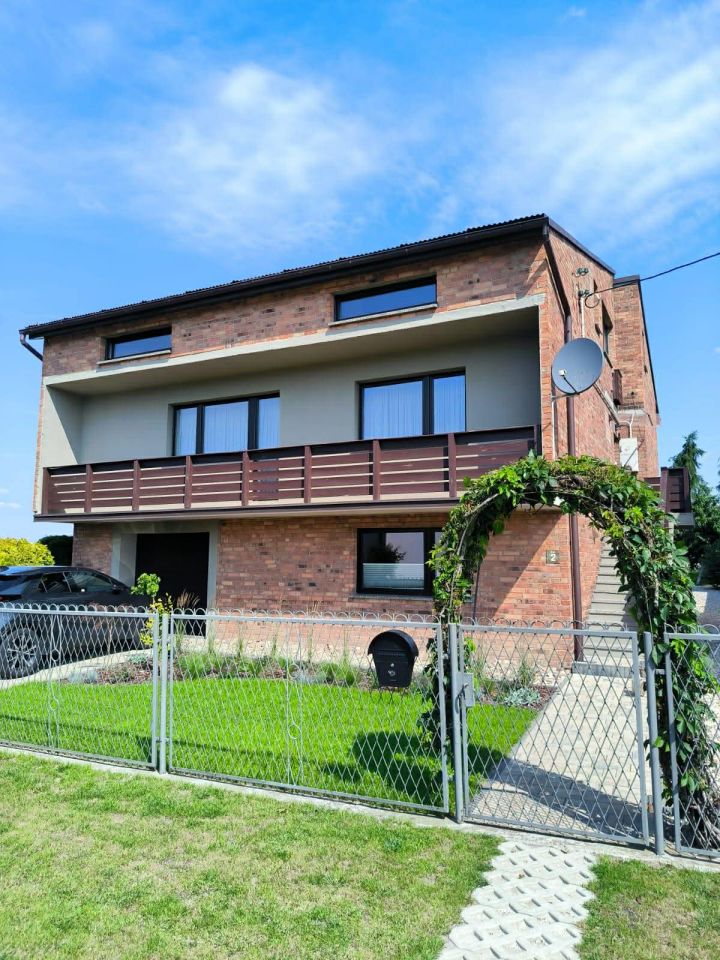 dom wolnostojący, 7 pokoi Zbęk. Zdjęcie 1