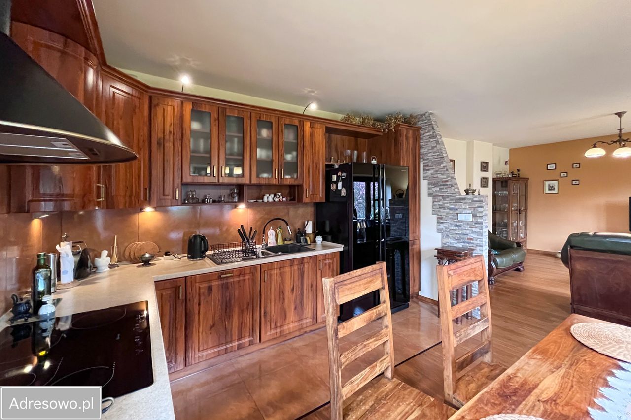 dom wolnostojący, 7 pokoi Libertów. Zdjęcie 2