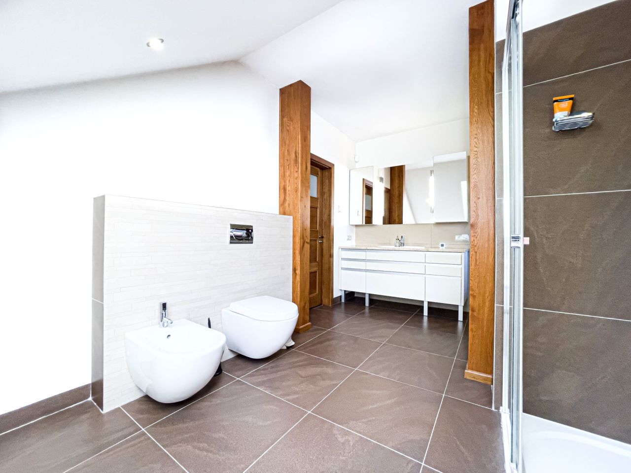 dom wolnostojący, 6 pokoi Zakościele. Zdjęcie 6