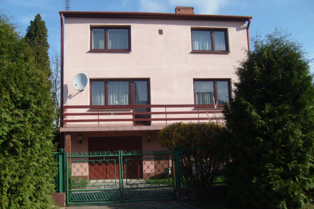 dom wolnostojący, 6 pokoi Terespol, ul. kard. Stefana Wyszyńskiego. Zdjęcie 1