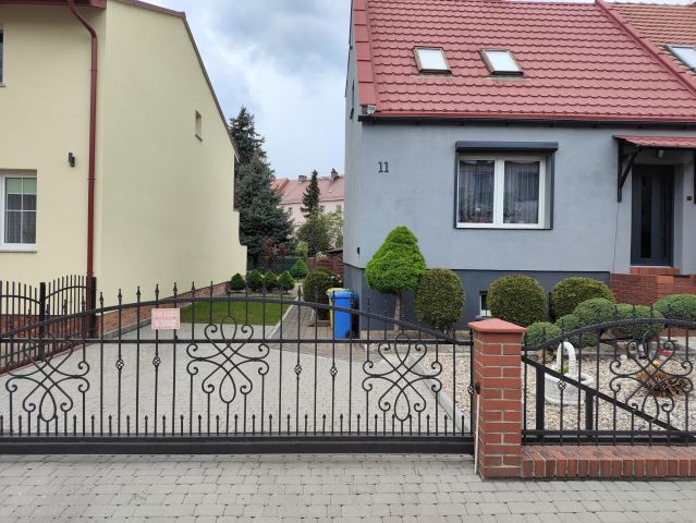 dom szeregowy, 4 pokoje Legnica Bielany, ul. Jana III Sobieskiego. Zdjęcie 1