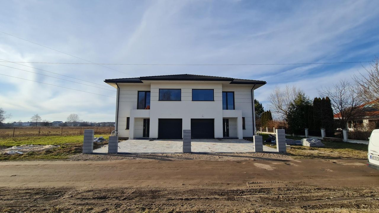 bliźniak, 5 pokoi Chylice